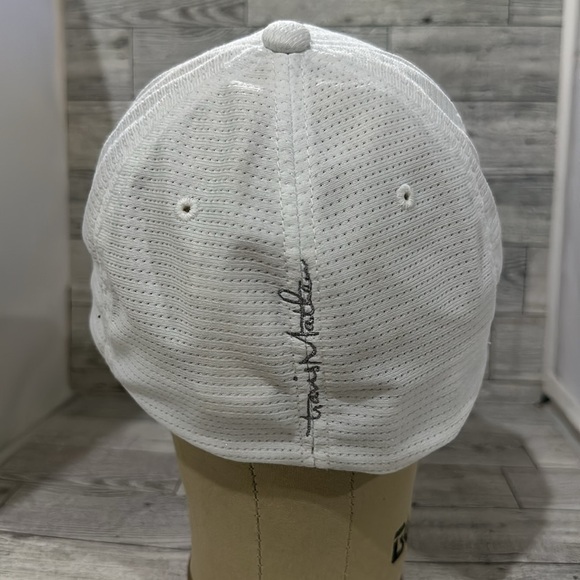 Travis Mathew white fitted golf baseball cap hat size small/ medium - Picture 3 of 6